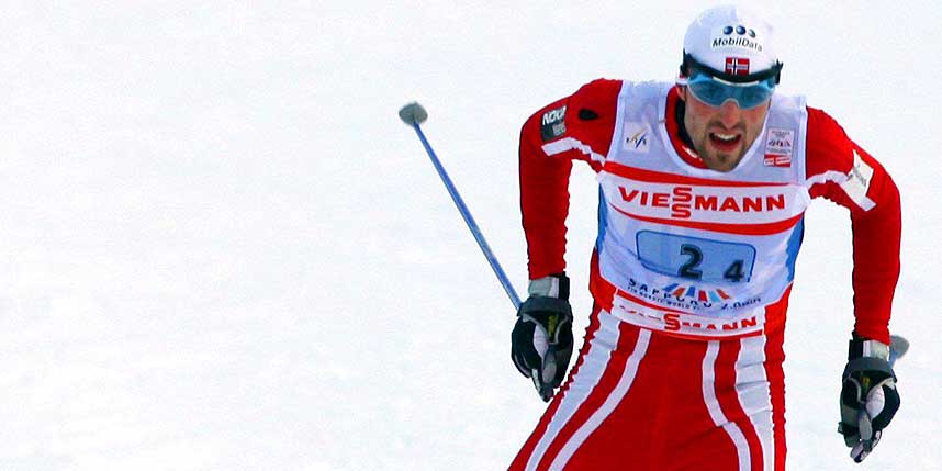 TUNGT I SPORET: Magnus Moan startet langt bak teten, og fikk en tung dag i Sapporo-l�ypene.