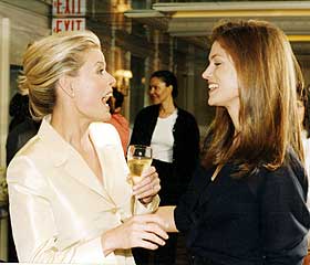Cindy og jeg: - Cindy Crawford er en god venninne. Før jeg skulle gifte meg, holdt Revlon eget bryllupsshow med masse gjester.
