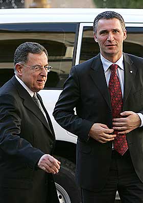 M�TTE IKKE HIZBOLLAH: Hizbollah er tydelig irritert p� Jens Stoltenberg etter hans Libanon-bes�k i desember i fjor. Da valgte statsminister � bare m�te representanter for regjeringen til Fouad Siniora.