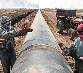OLJERIK PROVINS: For at Kurderne i Nord-Irak skal kunne bli en uavhengig stat med b�rekraftig �konomi, m� det oljerike omr�det rundt Kirkuk innlemmes i staten. En folkeavstemning om omr�des status skal holdes i 2007.