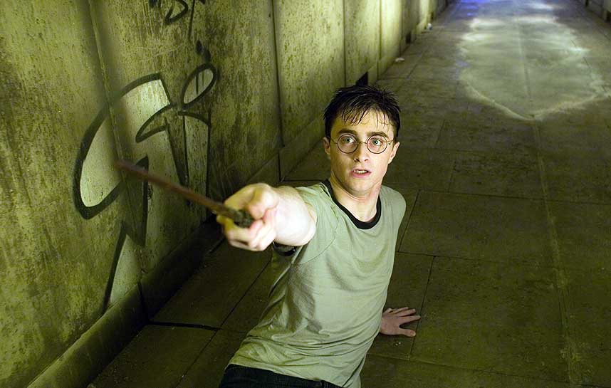 MAGISKE FORVENTNINGER: Det amerikanske f�rsteopplaget p� den siste Harry Potter-boka blir p� hele 12 millioner eksemplarer.