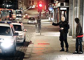 LIGNET OVERFALLSMANN: En 26-�ring ble stoppet av politiet p� gata fordi han lignet p� gjerningsmannen.