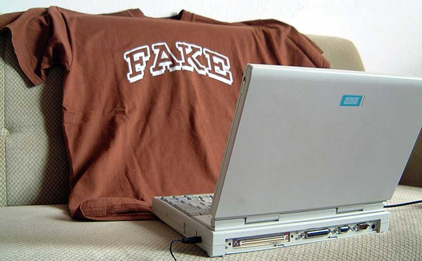 ANONYM DEBATT: Du kan debattere anonymt p� Dagbladet.no, men epostverifisering gj�r at vi vet hvem du er. Det har f�rt til ryddigere debatter, men er de blitt for ryddige? Foto: Fischlunge/Creative Commons