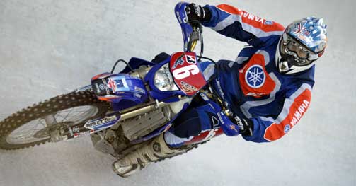 I SVING: Tor Sagen og Gjermund Frostad (bildet) kj�rte bobbane med motorsykkel.