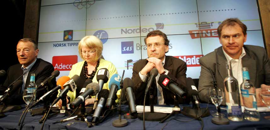 VALGTE TROMS�: Idrettsstyret, ledet av president Odd-Roar Thorsen (nummer to fra h�yre), valgte Troms� selv om Martinsen-utvalget mener Oslo er best egnet.