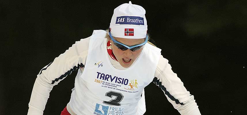 NORGESMESTER: Therese Johaug sikret seg i dag kongepokalen for tremila foran Marit Bj�rgen og Kristin M�rer Stemland.
