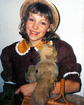  Barneteater:   Janne som Dorothy i «Trollmannen fra Oz».