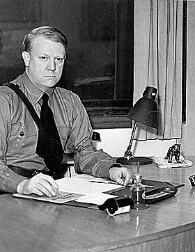 OVERTOK MAKTA: Men Vidkun Quisling var ingen gjennomgangsfigur mens nazistene kontrollerte Filmavisen. Til det var han for upopulær.