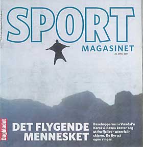LES I MORGEN: Trolig har ingen før dem vært nærmere å fly med menneskekroppen. Les historien om basehopperne som bruker vitenskap for å fly.