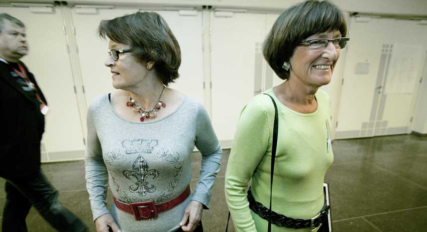VIL KRIMINALISERE: AP-veteranene Britt Schultz (t.v)og Sissel R�nbeck har snudd og sier n� ja til kriminalisering av horekunder.