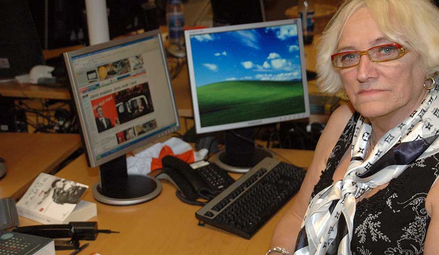 SNAKKER MED JENTENE: I over tre �r har Janni ledet interesseorganisasjonen for prostituerte i Norge. Hver kveld snakker hun med jentene p� str�ket, og kriminalisering er et tema som mange mener noe om.
