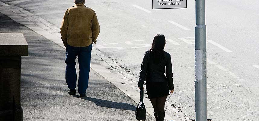 KRIMINELT? Er det riktig at vi skal bli regnet som lovbrytere bare fordi vi s�ker normal sex med prostituerte?