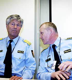 GLAD FOR HENLEGGELSE: Politimester Per M. Marum (t.v.) og stasjonssjef Ove Sem er forn�yde med vedtaket fra Spesialenheten for politisaker.