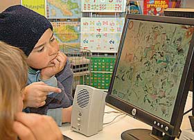PC-SPILL: Marius Midtt�mme (9) tester �Reven og Grisungen�.