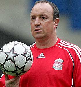 FOKUSERT: Rafael Benitez hevder Liverpool ikke ofrer AC Milan en tanke.