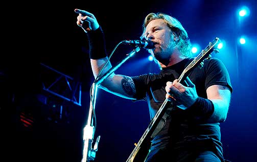 FILOSOF? Metallicas vokalist James Hetfield er mest kjent for harde gitarriff og t�ff sceneopptreden. Men if�lge ei ny bok er tekstene hans reinspikka filosofi.