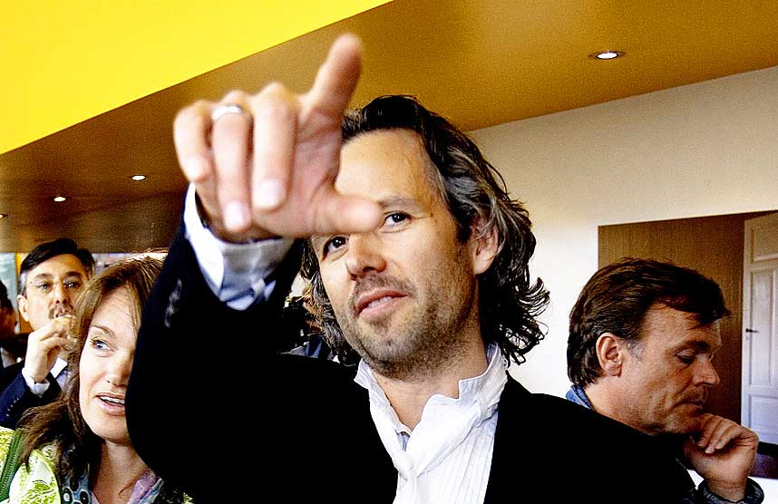 R�YKTE CANNABIS: I forodet til �T�rt br�d� av Mohamed Choukri skriver Ari om sin egen bruk av cannabis.