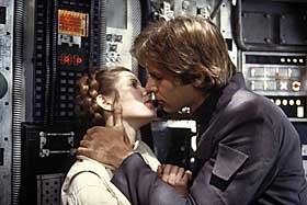 ENDELIG: Han Solo og Prinsesse Leia i romantisk passiar.