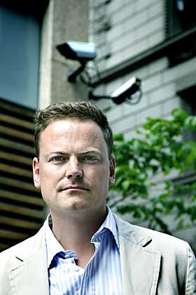 MULIGHET TIL � P�VIRKE: Overv�kningsdebatt er n�dvendig for at samfunnet og lovgivning skal henge med teknologiutviklingen, mener Tore Tenn�e, sekreteriatsleder ved Teknologir�det. I morgen stiller han p� nettm�te her p� Dagbladet.no.