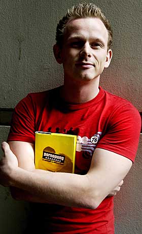 F�LGER OPP �PORNOPUNG�: Mads Larsen har skrevet ny bok.