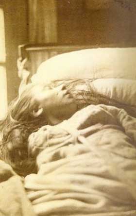 1870-1915: I denne perioden ble de fleste hysteri-diagnosene stilt. I norsk statistikk forsvant hysteri som sykdomskategori i 1926.