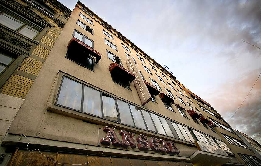 D�DE UNDER P�GRIPELSE: Her p� Ansgar Hotell i Oslo sentrum ble svenske Robert Michael Aconcha-Kohn p�grepet av politiet.