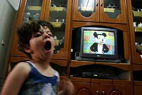BARNE-TV: Med barnefiguren Farfour har Al-Aqsa TV drevet propaganda rettet mot palestinske barn.
