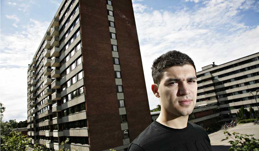 ST�R I K�: Mani Hussaini (19) er en av mange som fortviler over det trange studenthybelmarkedet i Oslo i h�st. Situasjonen har aldri v�rt verre.