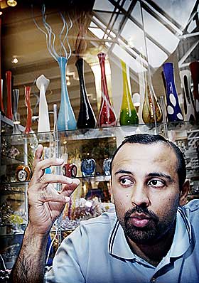 IKKE VELLYKKET:- Integreringen er ikke vellykket. Det har jeg selv følt på kroppen, mener Høyrepolitiker Mubashar Kapur (28).