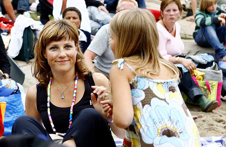 TIL HIMMELS: Etter Rosen-metoden, pilegrimsferd og f�ling i fj�ra kunne det bare g� en vei med M�rtha, skriver Marie Simonsen.