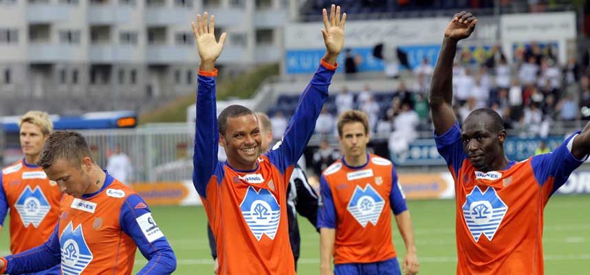 Jublet:Diego Silva og resten av Aalesund jubler over seier mot Odd.