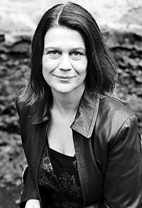 REDAKSJONSSJEFEN DEBUTERER: Margit Wals� gir ut roman p� Gyldendal denne h�sten. - Litt skummelt, innr�mmer hun.