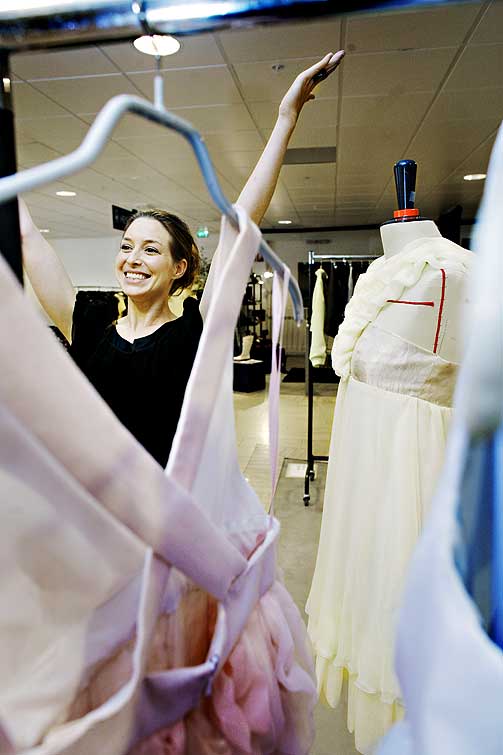 GODE R�D: Maria gikk modell for Iselin Engan fra �Designerspirene� og benyttet seg av sjansen til � plukke opp gode r�d. - Hun er kul og jeg har respekt for henne, sier Maria.