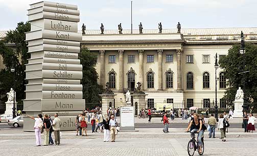 ANKLAGET FOR TERROR: Andrej Holm var sosiolog og urbanismeforsker ved Humboldt-universitetet i Berlin. For f� uker siden  ble han plassert i isolat i varetekt, og siktet for medvirkning til terrorisme.