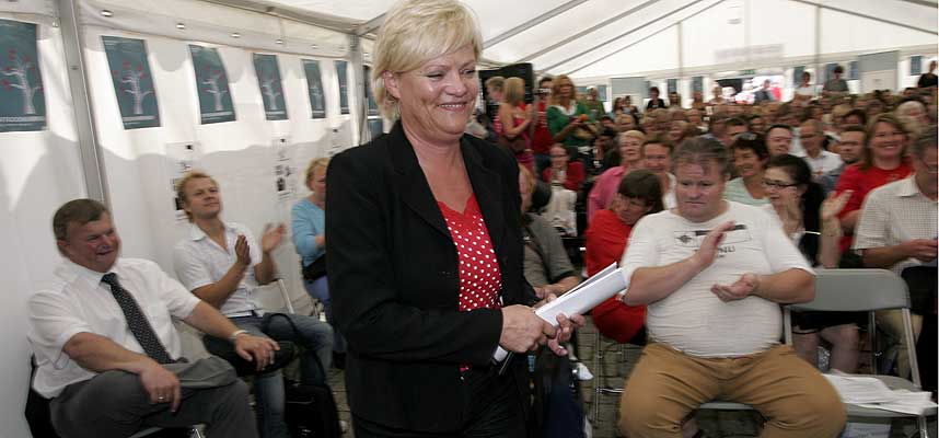 RIKDOMSPOLITIKK?:Finansminister Kristin Halvorsen (SV) (bildet) og arbeidsminister Bjarne H�kon Hanssen deltok under Fattigdomsh�ringen fredag.
