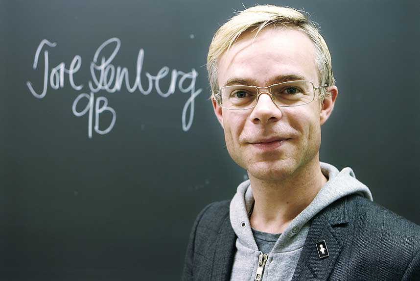 SLAKTER RAGDE-SLAKT: P� metodisk vis opprettholder Skjerdingstad skillelinjer som i verste fall er skadelige b�de for hans eget milj�, akademia, og for selve kunsten, mener Ragdes forfatterkollega Tore Renberg i dette innlegget.