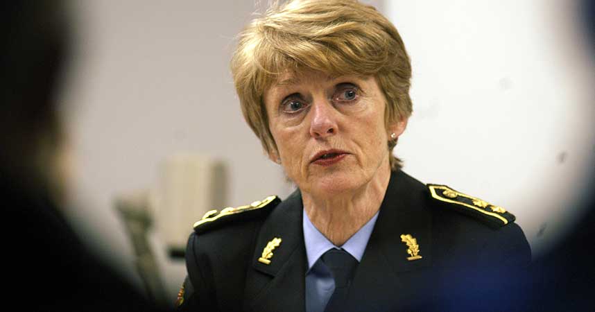 ADVARER: Politioverbetjent Tove Lian Mathiesen advarer kvinner i Bergen mot � g� alene.
