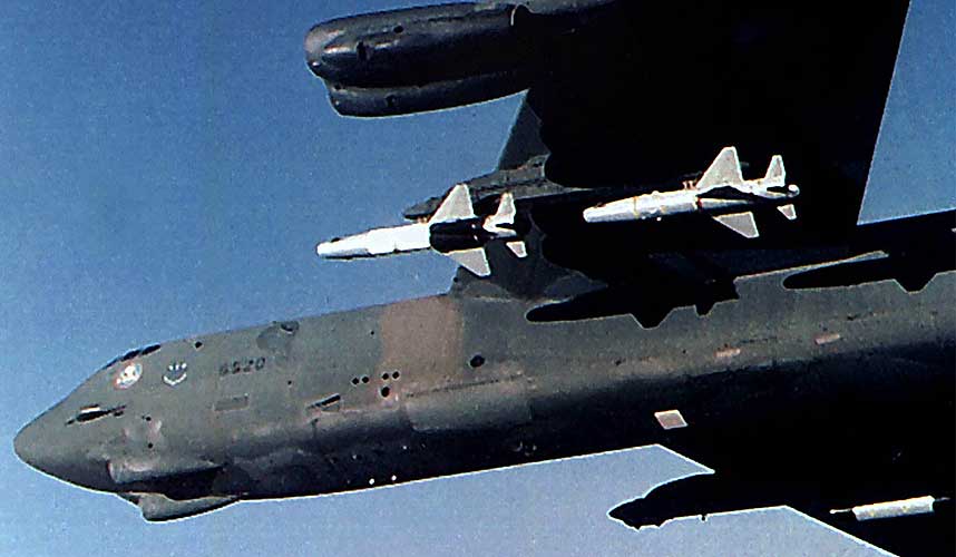 ATOMTABBE:  Et amerikansk milli�rfly krysset USA f�r piloten oppdaget at det var lastet med kjernefysisk v�pen.