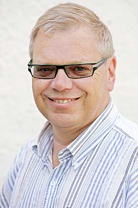VIL HA SPERREGRENSE: Ole Asbj�rn Lie, underdirekt�r hos Forbrukerr�det, �nsker ta teleoperat�rene skal innf�re en sperreanordning. Ved et uventet h�yt forbruk eller ved overstigelsen av en fastsatt grense, blir mobilabonnementet sperret. Ikke n�dvendig, mener telebransjen.