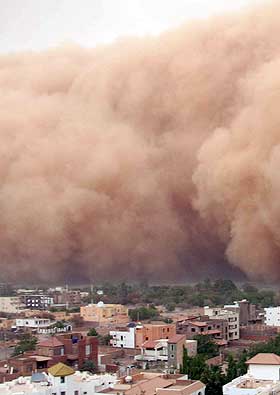 SANDSTORM I KHARTOUM: Vi kan forvente flere og lengre konflikter om tilgang til forsvinnende og overbelastede ressurser, mener flere forskere, blant annet Robert Kaplan.
