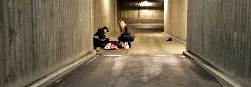 Nei til gratis stoff: - Ved � dele ut heroin er man med p� � tilrettelegge en virkelighetsflukt som opprettholder en avstand til det samfunnet man lever i uten at man isolert sett redder liv, skriver lederen i Rusmisbrukernes interesseorganisasjon.