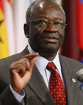 KRITISERES: FNs spesialutsending til Burma, Ibrahim Gambari, oppn�dde ingen ting p� � v�re i landet de siste dagene, mener aktivistene.