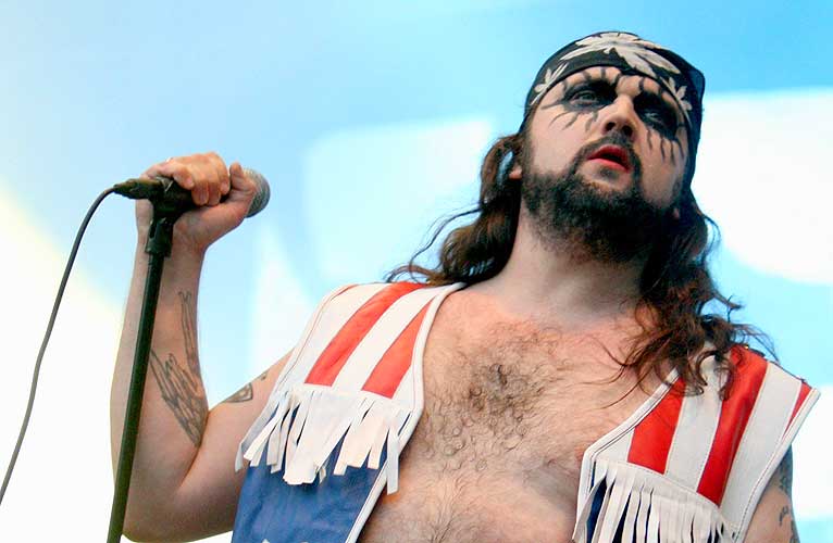 SJOKK-UTTALELSER: Turboneger har g�tt fra kultstatus i undergrunnsmilj�er til � bli en av Norges fremste musikalske eksportvarer. N� gir vokalist Hans-Erik Dyvik Husby, med artistnavnet Hank von Helvete, en bredside mot muslimer og homofile.