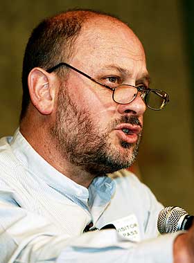 SL�R ALARM: Tim Flannery, for �vrig k�ret til �rets australier, advarer om at utslippene av drivhusgasser er mye st�rre enn tidligere antatt.