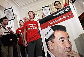 TURKMENISTAN: Havner nederst p� indeksen for pressefrihet. Turkmenistan grenser mot Kaspihavet, og den s�rligste av de tidligere sovjetrepublikkene.