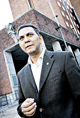 GRATULERER! SVs Akhtar Chaudry st�tter Stoltenbergs utnevning fullt ut.