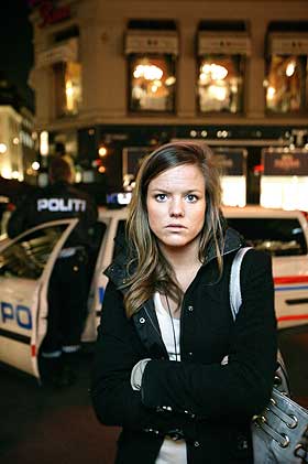 OVERFALT: Bettina Jevne (20) var ute for � feire Cup-gullet med R�a, da hun ble overfalt av en jentegjeng med innvandrerbakgrunn p� Karl Johan.