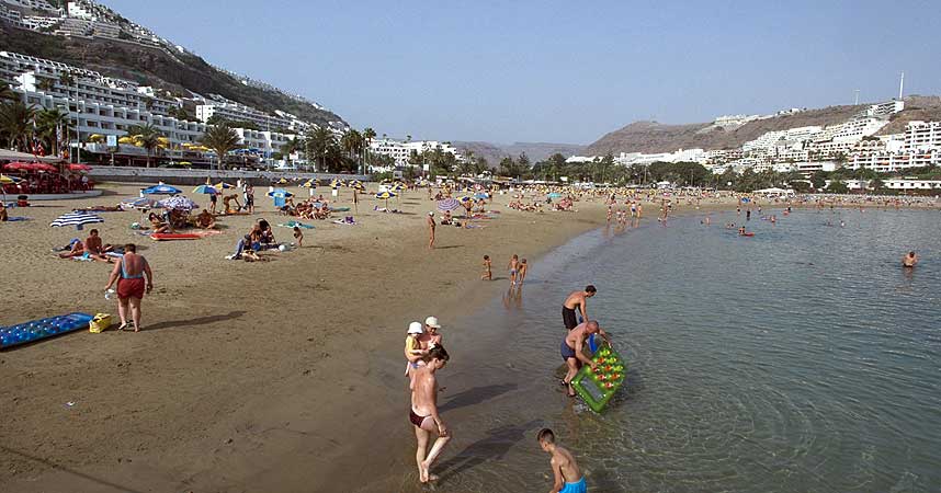 MER ENN STRENDER: Gran Canaria bes�kes av over 200 000 nordmenn i �ret.