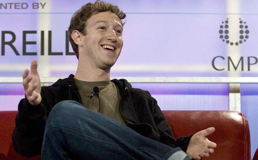 S���� MANGE NORDMENN ER P� FACEBOOK: Grunnlegger Mark Zuckerberg bygget en digital �rbok for Harvard-studenter. I l�pet av tre �r er Facebook vokst til � bli et av verdens st�rste nettsamfunn, med mer enn 45 millioner brukere. Nesten en million av dem er nordmenn.