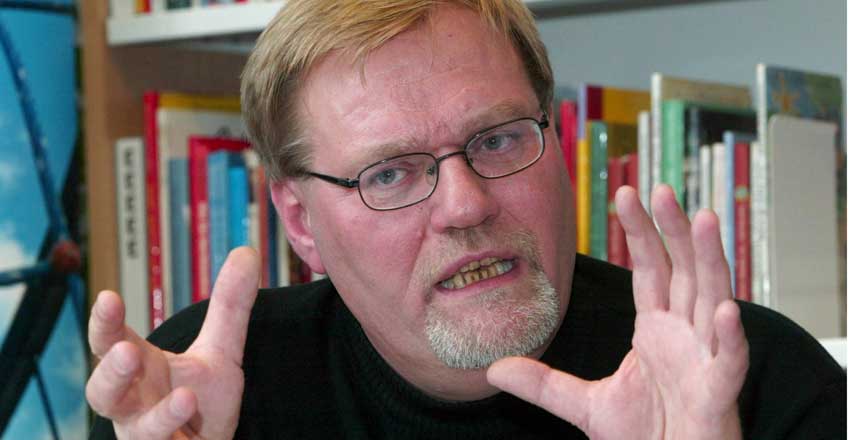 HARDT UT: &ndash; Det er fryktelig mange av de som f�r barnetrygd, som faktisk ikke trenger den, mener SVs Rolf Reikvam.
